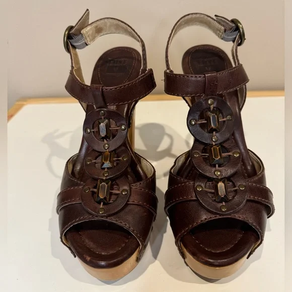 Frye Fran Wood T Strap Leather Platform Heeled Sandals Womens Size 9